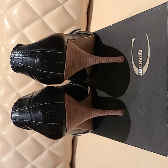 Just Cavalli sandals size 41.5 black printed leather metal logo accessories - Picture 4 of 13